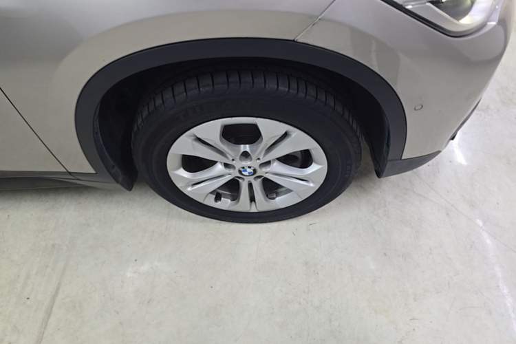 Used BMW X1 2016 sDrive18Li Premium Edition Right Front Wheel Hub