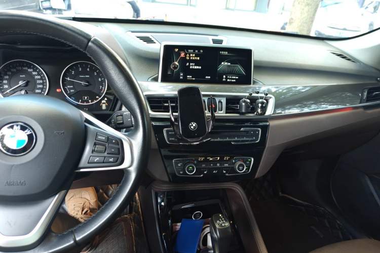 Used BMW X1 2016 xDrive20Li Luxury Model Audio And AC Panel