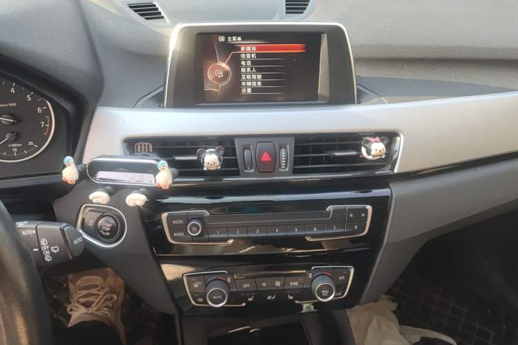 Used BMW X1 2016 sDrive18Li Premium Edition Audio And AC Panel