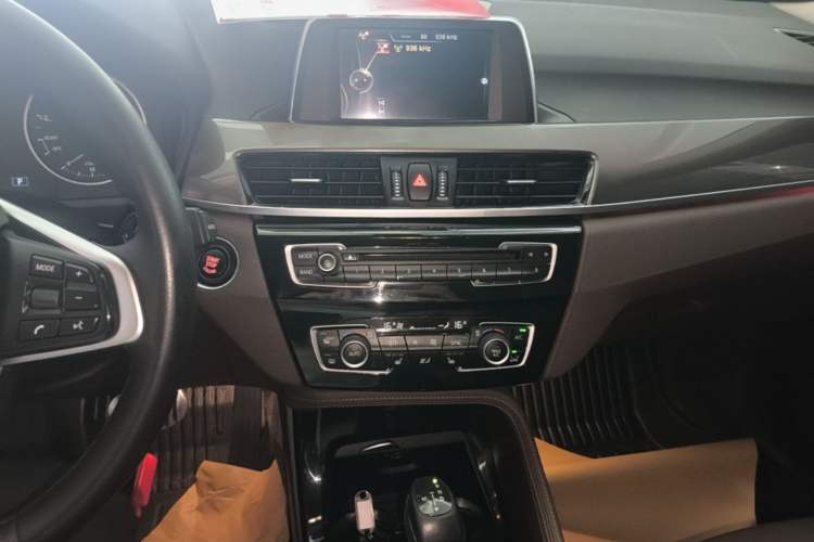 Used BMW X1 2016 sDrive18Li Luxury Model Audio And AC Panel