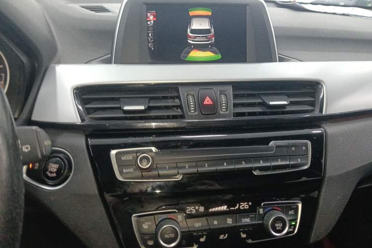 Used BMW X1 2016 sDrive18Li Premium Edition Audio And AC Panel