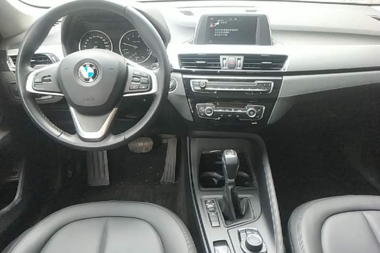 Used BMW X1 2016 sDrive18Li Premium Edition Audio And AC Panel