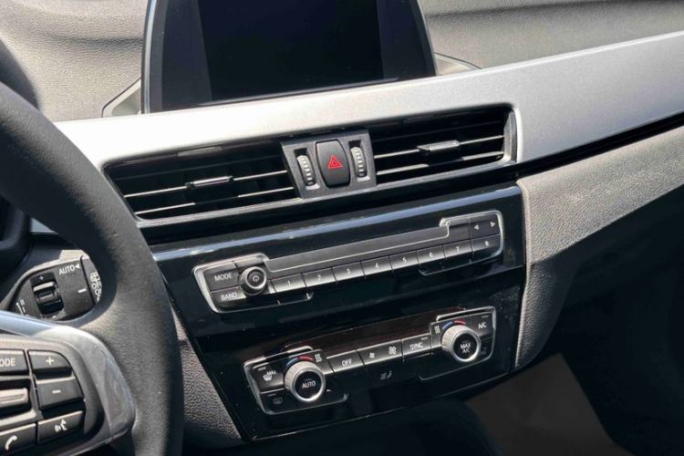 Used BMW X1 2016 sDrive18Li Fashion Model Audio And AC Panel