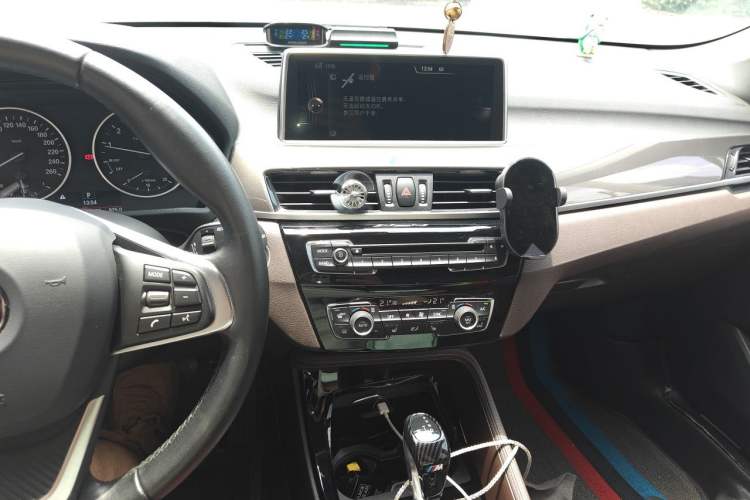 Used BMW X1 2016 sDrive20Li Luxury Model Audio And AC Panel
