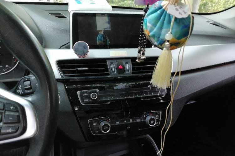 Used BMW X1 2016 sDrive18Li Fashion Model Audio And AC Panel