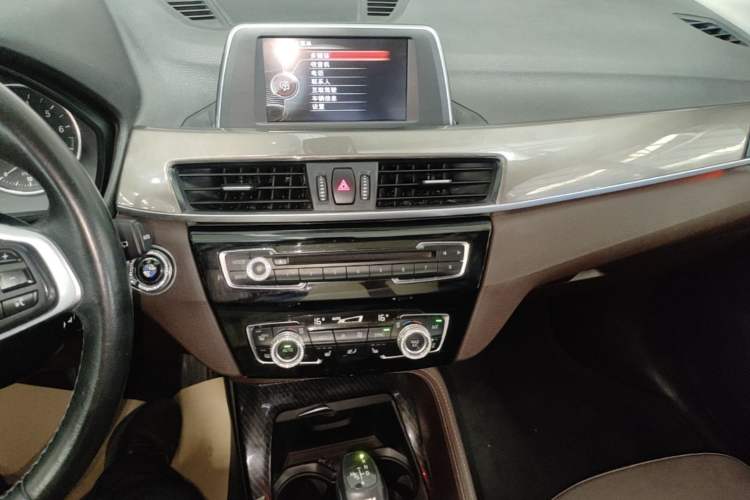 Used BMW X1 2016 sDrive18Li Luxury Model Audio And AC Panel