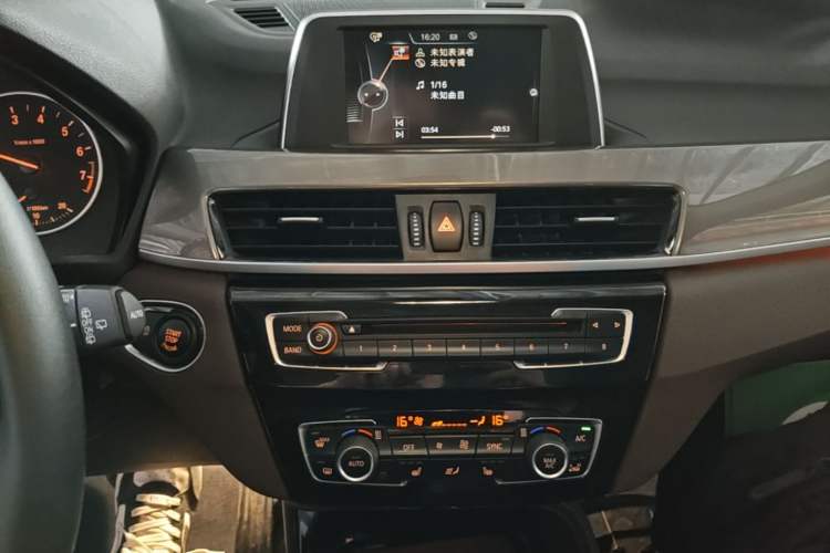Used BMW X1 2016 sDrive18Li Luxury Model Audio And AC Panel