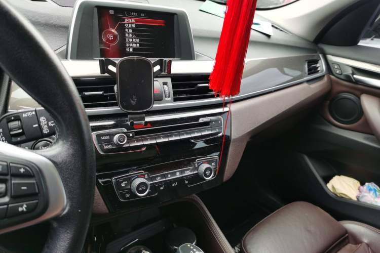 Used BMW X1 2016 sDrive18Li Luxury Model Audio And AC Panel