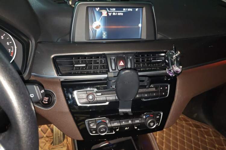 Used BMW X1 2016 sDrive20Li Luxury Model Audio And AC Panel