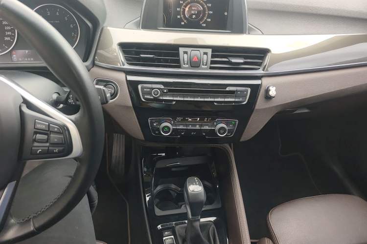 Used BMW X1 2016 sDrive18Li Luxury Model Audio And AC Panel