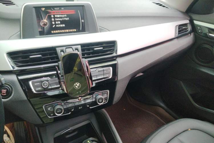 Used BMW X1 2016 sDrive18Li Premium Edition Audio And AC Panel