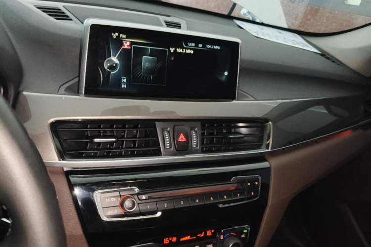 Used BMW X1 2016 xDrive20Li Luxury Model Audio And AC Panel