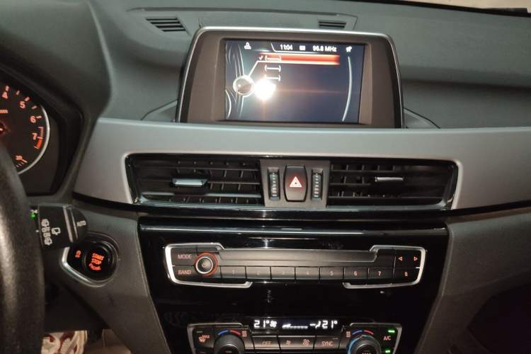 Used BMW X1 2016 sDrive18Li Fashion Model Audio And AC Panel