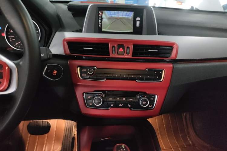 Used BMW X1 2016 sDrive18Li Premium Edition Audio And AC Panel