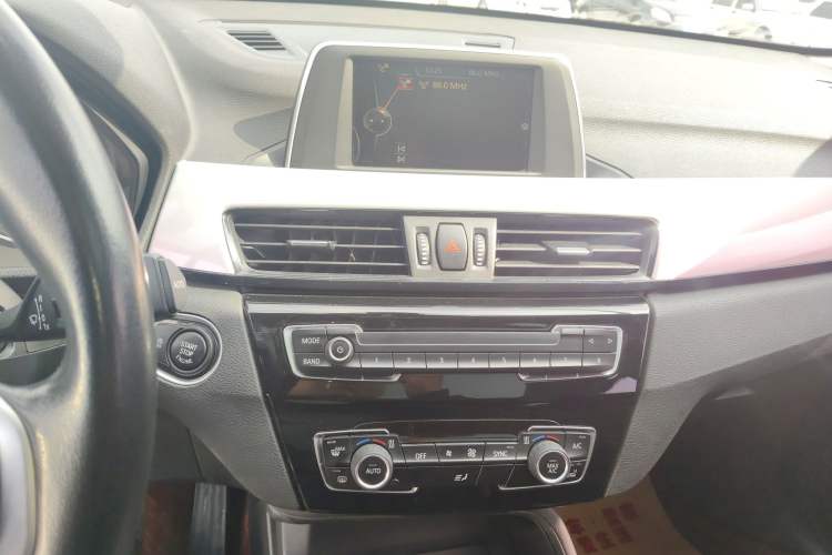Used BMW X1 2016 sDrive18Li Fashion Model Audio And AC Panel