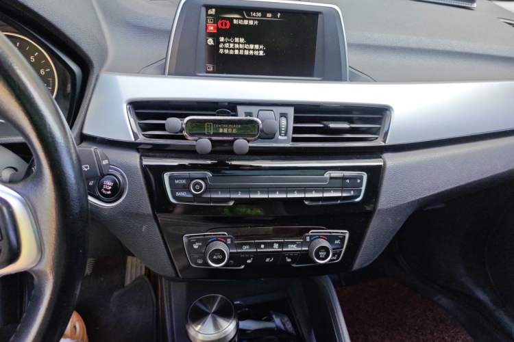 Used BMW X1 2016 sDrive18Li Premium Edition Audio And AC Panel