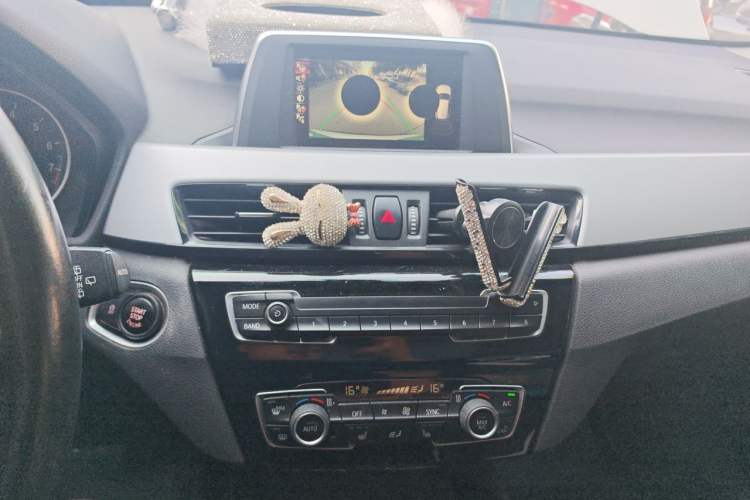 Used BMW X1 2016 sDrive18Li Premium Edition Audio And AC Panel