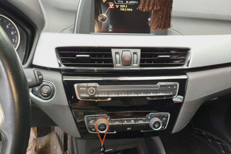 Used BMW X1 2016 sDrive18Li Fashion Model Audio And AC Panel