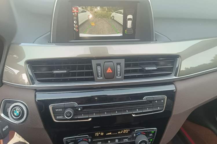 Used BMW X1 2016 sDrive20Li Luxury Model Audio And AC Panel