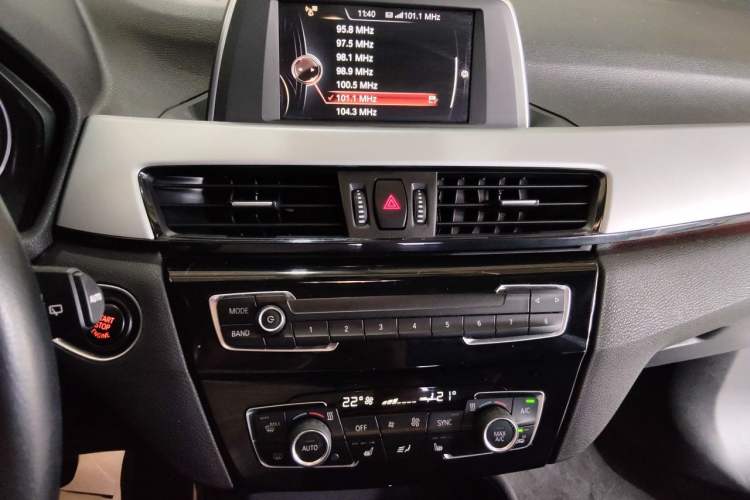 Used BMW X1 2016 sDrive18Li Premium Edition Audio And AC Panel