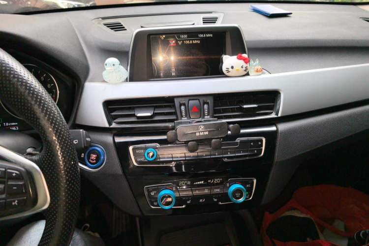 Used BMW X1 2016 sDrive18Li Premium Edition Audio And AC Panel