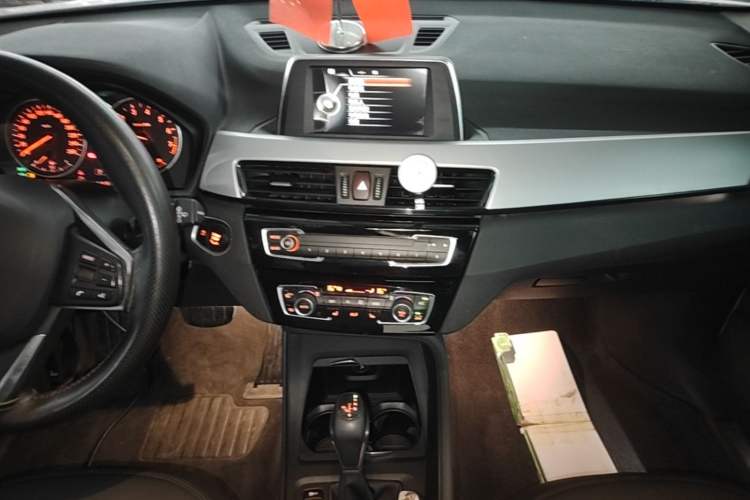 Used BMW X1 2016 sDrive18Li Premium Edition Audio And AC Panel