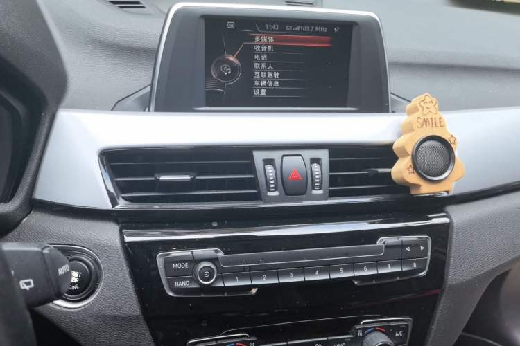 Used BMW X1 2016 sDrive18Li Premium Edition Audio And AC Panel