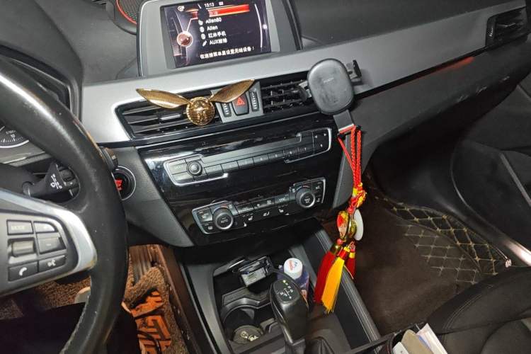 Used BMW X1 2016 sDrive18Li Premium Edition Audio And AC Panel