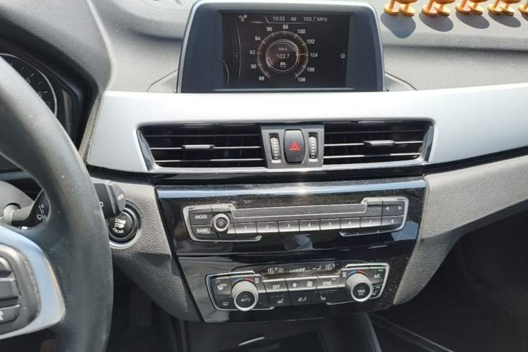 Used BMW X1 2016 sDrive18Li Premium Edition Audio And AC Panel