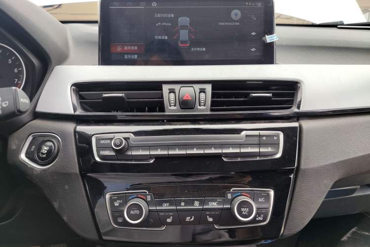 Used BMW X1 2016 sDrive18Li Premium Edition Audio And AC Panel