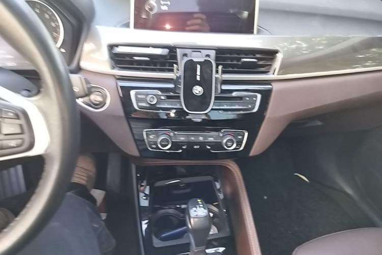 Used BMW X1 2016 xDrive20Li Luxury Model Audio And AC Panel