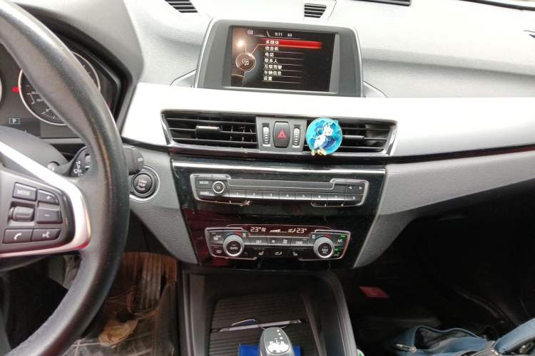 Used BMW X1 2016 sDrive18Li Premium Edition Audio And AC Panel
