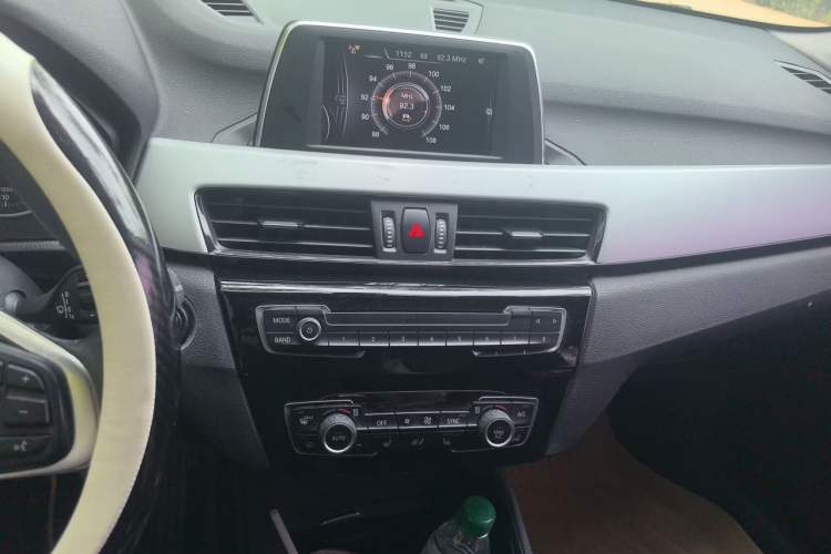 Used BMW X1 2016 sDrive18Li Premium Edition Audio And AC Panel