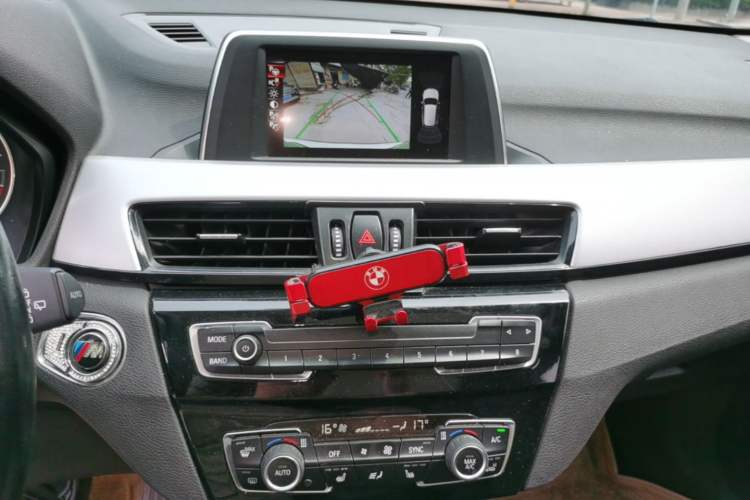 Used BMW X1 2016 sDrive18Li Premium Edition Audio And AC Panel