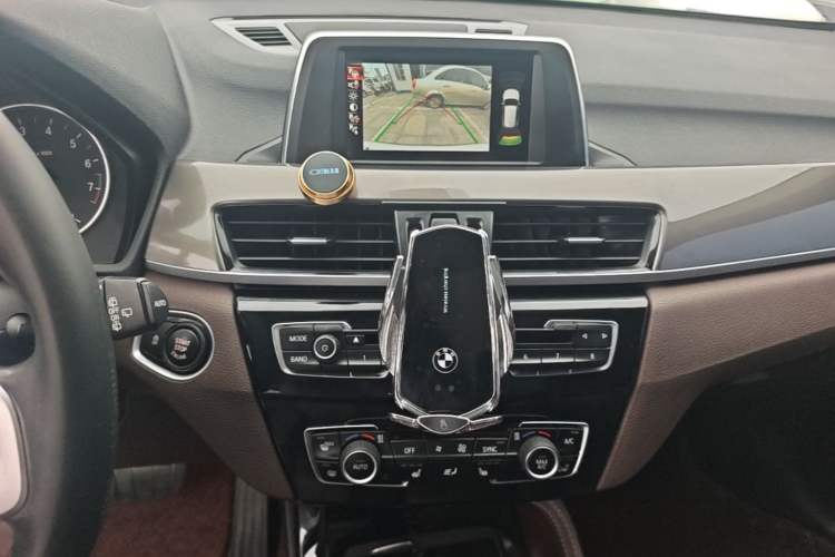 Used BMW X1 2016 sDrive20Li Luxury Model Audio And AC Panel