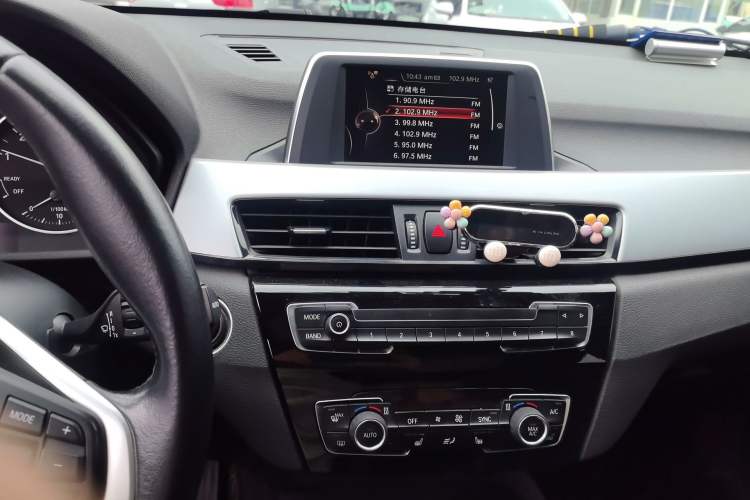 Used BMW X1 2016 sDrive18Li Premium Edition Audio And AC Panel