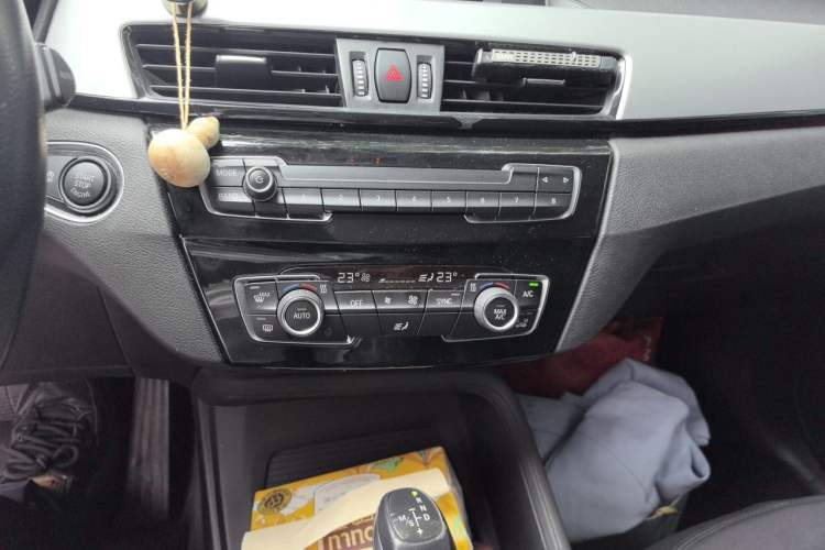 Used BMW X1 2016 sDrive18Li Fashion Model Audio And AC Panel