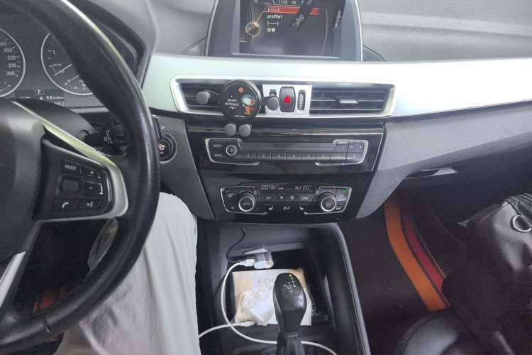 Used BMW X1 2016 sDrive18Li Premium Edition Audio And AC Panel