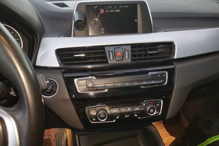 Used BMW X1 2016 sDrive18Li Premium Edition Audio And AC Panel