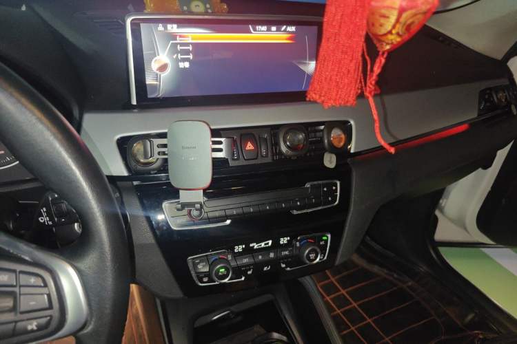 Used BMW X1 2016 sDrive18Li Premium Edition Audio And AC Panel
