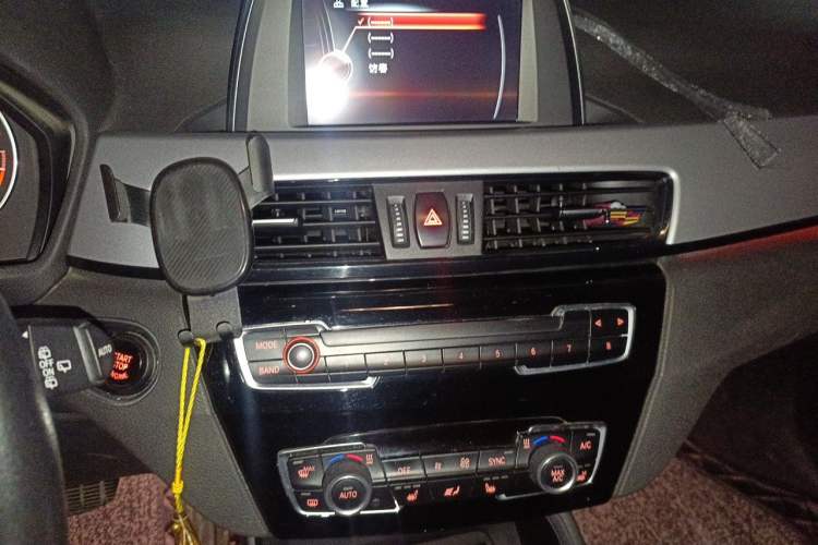 Used BMW X1 2016 sDrive18Li Premium Edition Audio And AC Panel