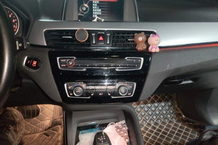 Used BMW X1 2016 sDrive18Li Premium Edition Audio And AC Panel