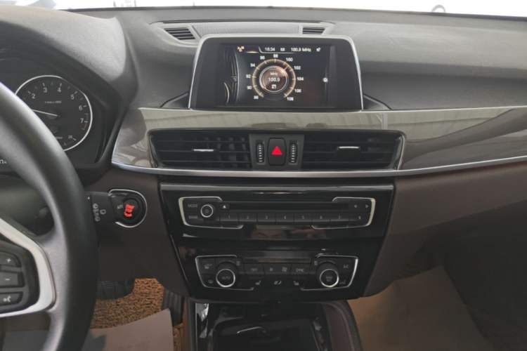 Used BMW X1 2016 sDrive18Li Luxury Model Audio And AC Panel