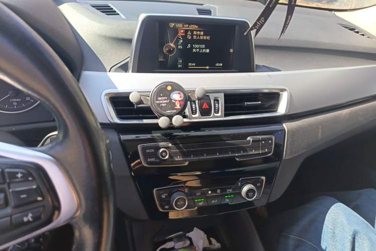 Used BMW X1 2016 sDrive18Li Premium Edition Audio And AC Panel