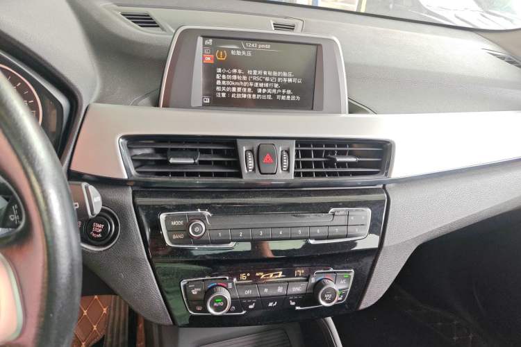 Used BMW X1 2016 sDrive18Li Premium Edition Audio And AC Panel