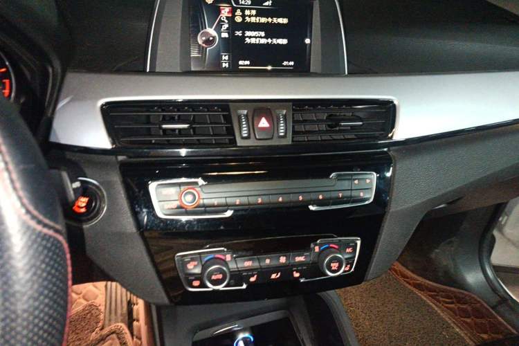 Used BMW X1 2016 sDrive18Li Premium Edition Audio And AC Panel