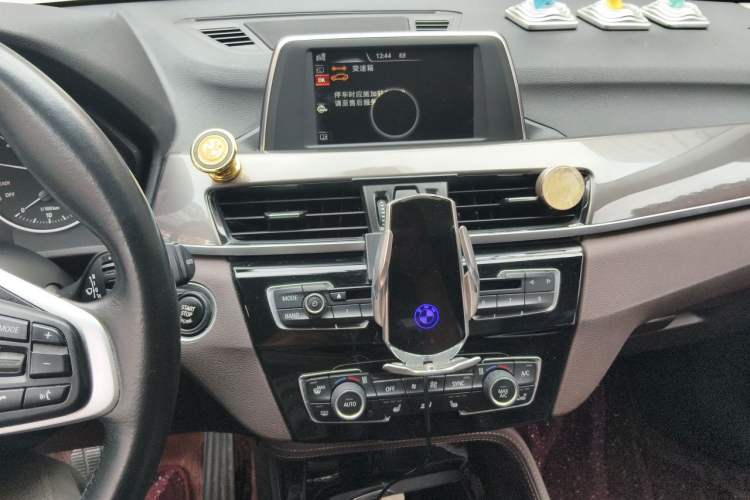 Used BMW X1 2016 sDrive18Li Luxury Model Audio And AC Panel