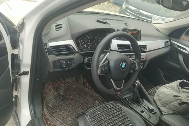 Used BMW X1 2016 sDrive18Li Fashion Model Center Console