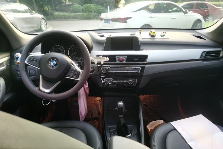 Used BMW X1 2016 sDrive18Li Premium Edition Center Console