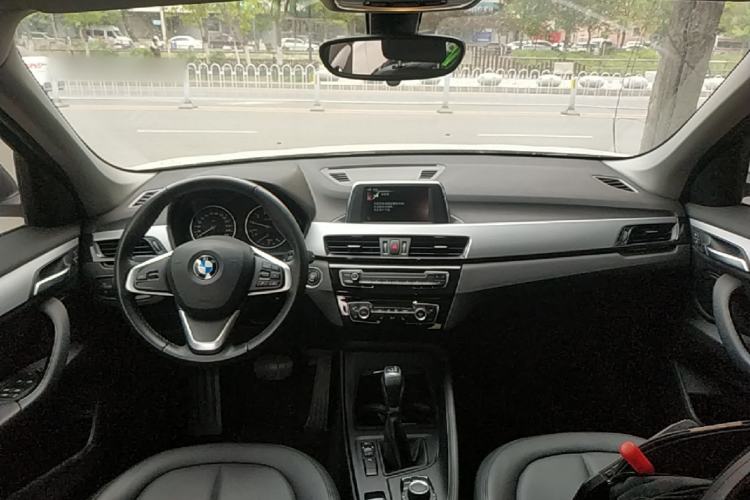 Used BMW X1 2016 sDrive18Li Premium Edition Center Console